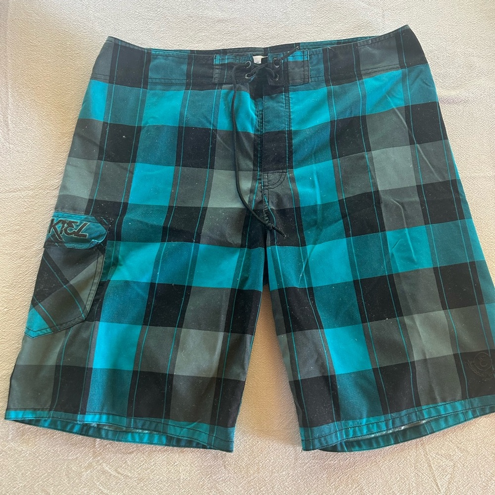 Ezekiel | Men’s Plaid Board Shorts Size 36